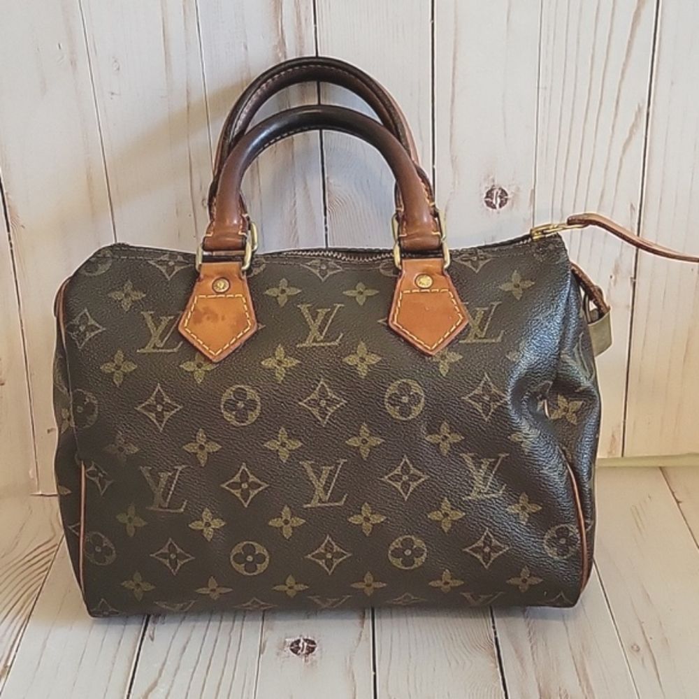 Vintage Louis Vuitton | Malletier Speedy 25 Monogram Bag